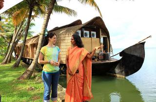 Day 03 :  Kovalam - Aleppey (Houseboat)