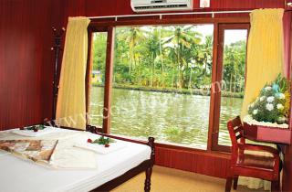 Day 04 : Thekkady - Alleppey [House Boat Cruise]