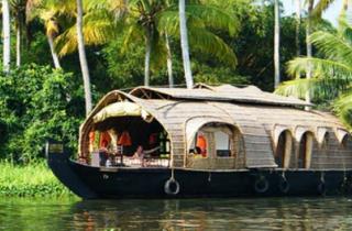 Day 06 : Kumarakom - Alleppey [House Boat Cruise]